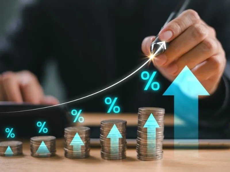 Hình ảnh một người chơi đang sử dụng chiến thuật trong game bắn cá, với các biểu đồ và mũi tên minh họa.